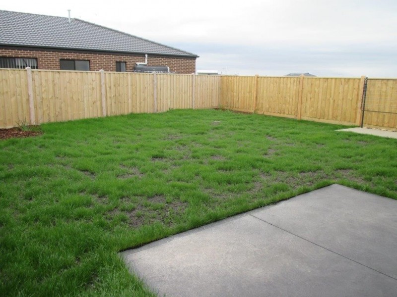 48a Spectacle Crescent, Point Cook VIC 3030