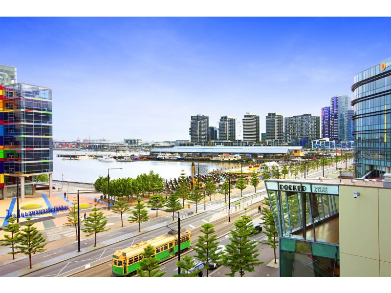 603/100 Harbour Esplanade, Docklands VIC 3008