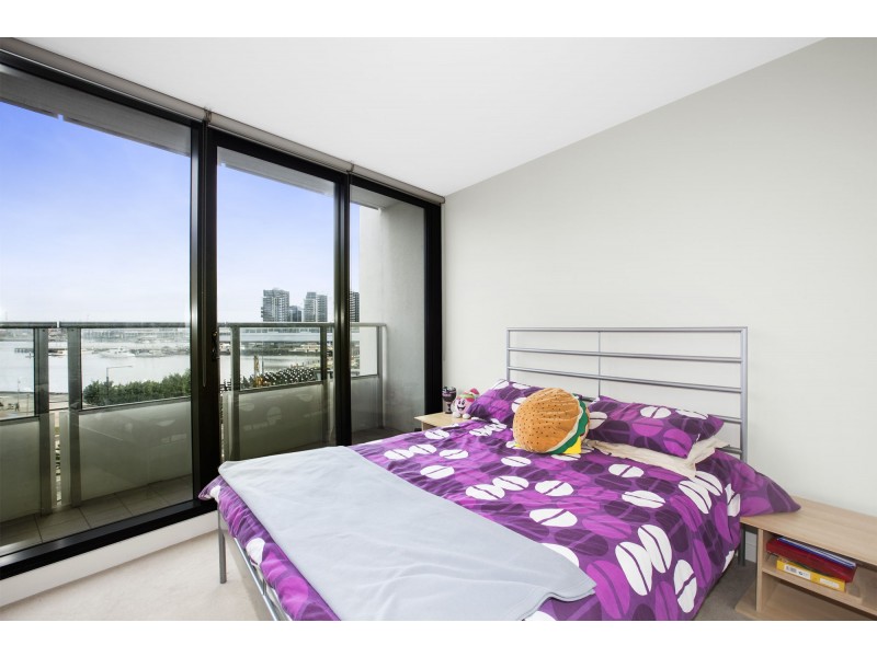 603/100 Harbour Esplanade, Docklands VIC 3008