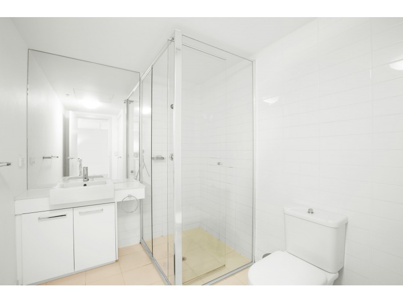 603/100 Harbour Esplanade, Docklands VIC 3008