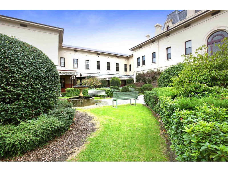 83 Wiltshire Drive, Kew VIC 3101