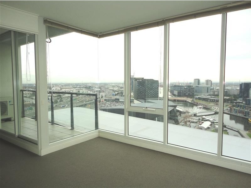 REF 21803/63 Whiteman Street, Southbank VIC 3006