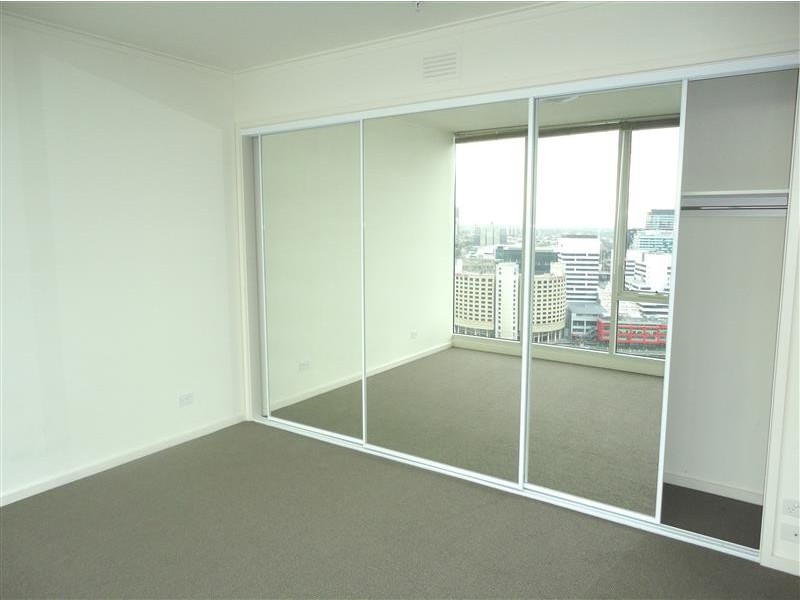 REF 21803/63 Whiteman Street, Southbank VIC 3006