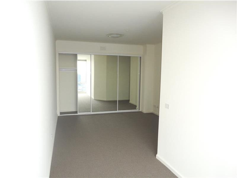 REF 21803/63 Whiteman Street, Southbank VIC 3006