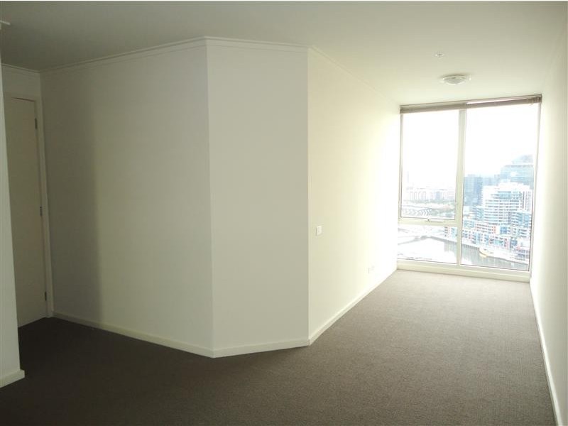 REF 21803/63 Whiteman Street, Southbank VIC 3006