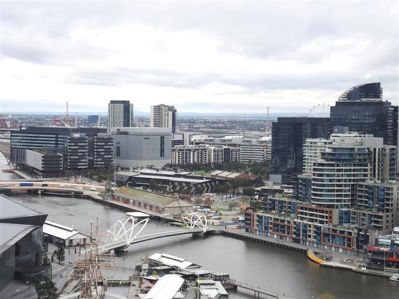 REF 21803/63 Whiteman Street, Southbank VIC 3006