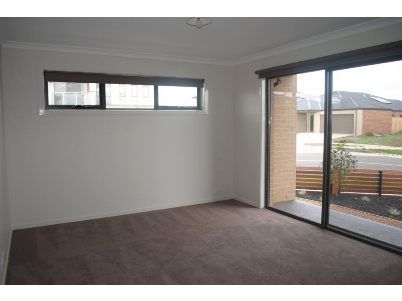 38 Heatherbell Avenue, Point Cook VIC 3030