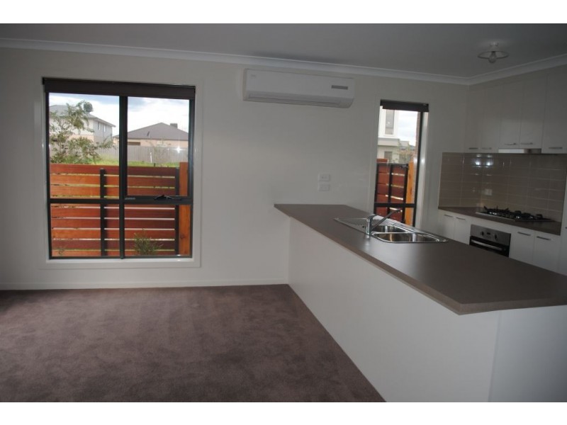 38 Heatherbell Avenue, Point Cook VIC 3030