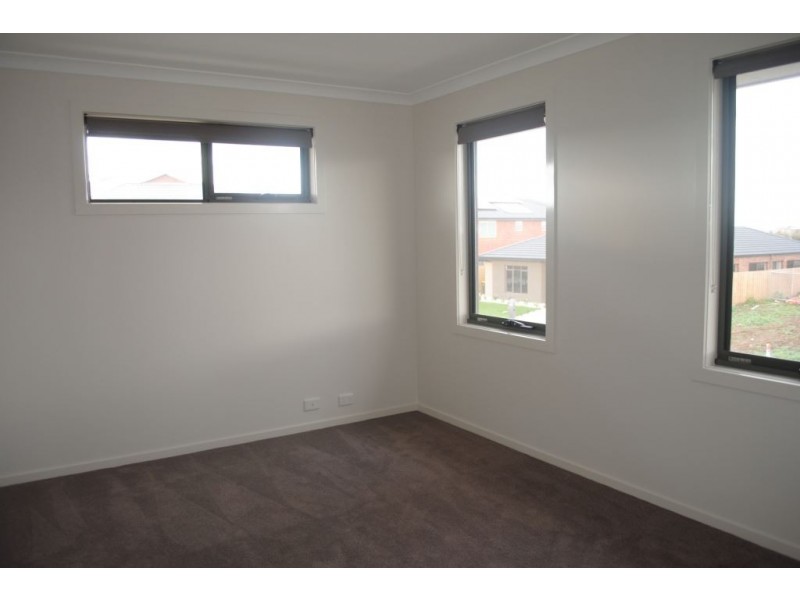 38 Heatherbell Avenue, Point Cook VIC 3030