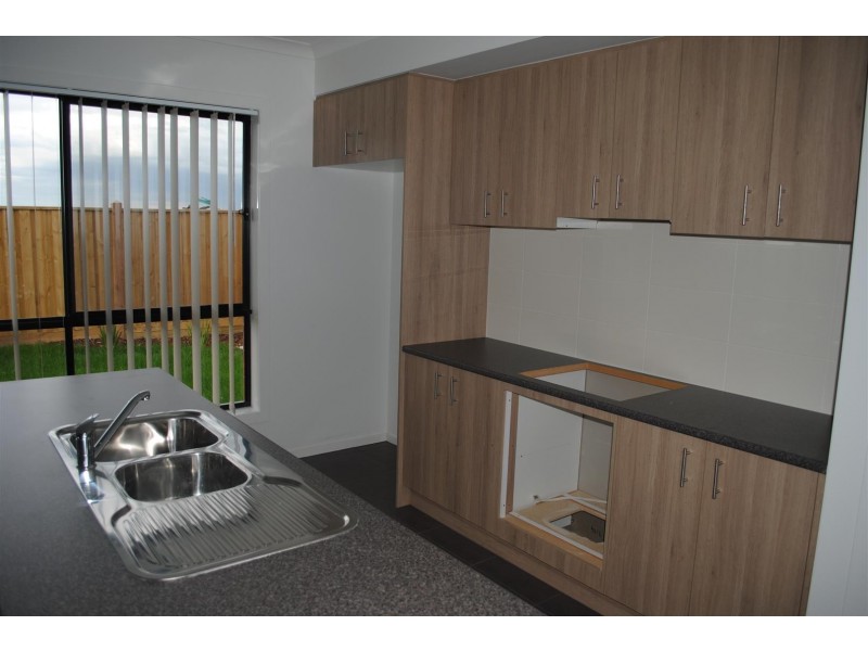 15 Seacoast Street, Point Cook VIC 3030