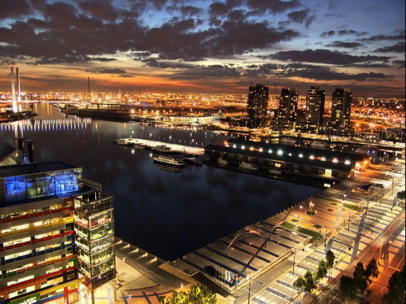 2409B/100 Harbour Esplanade, Docklands VIC 3008
