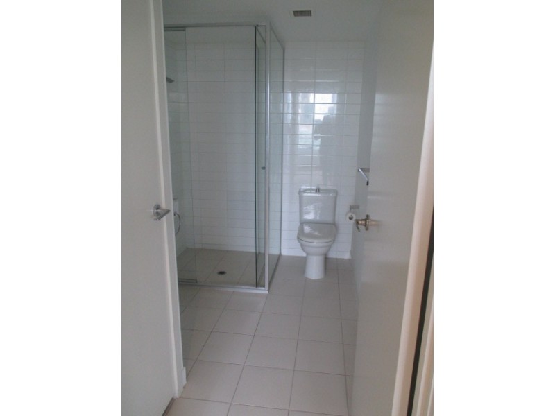 2711b/100 Harbour Esplanade, Docklands VIC 3008