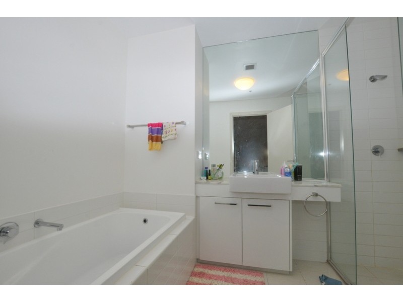 3903/100 Harbour Esplanade, Docklands VIC 3008