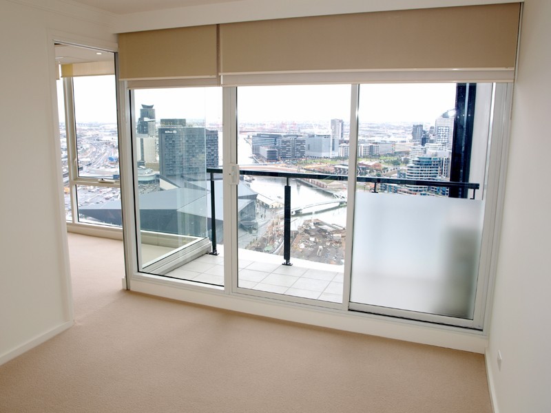 REF 21826/63 Whiteman Street, Southbank VIC 3006