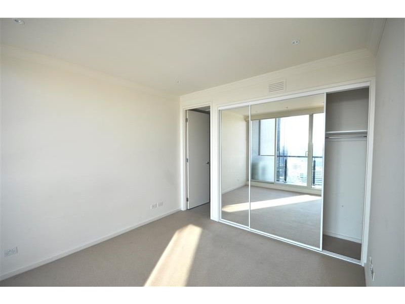 REF 21826/63 Whiteman Street, Southbank VIC 3006