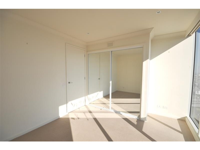 REF 21826/63 Whiteman Street, Southbank VIC 3006