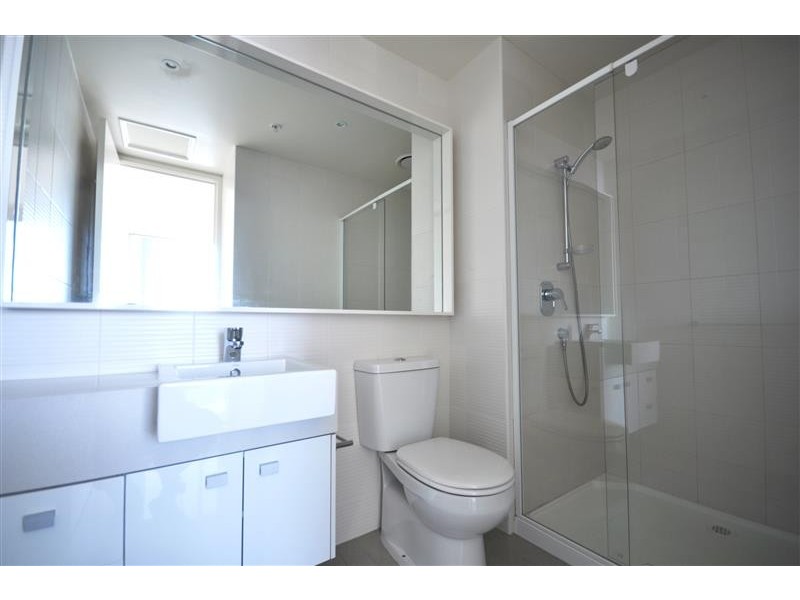 REF 21826/63 Whiteman Street, Southbank VIC 3006