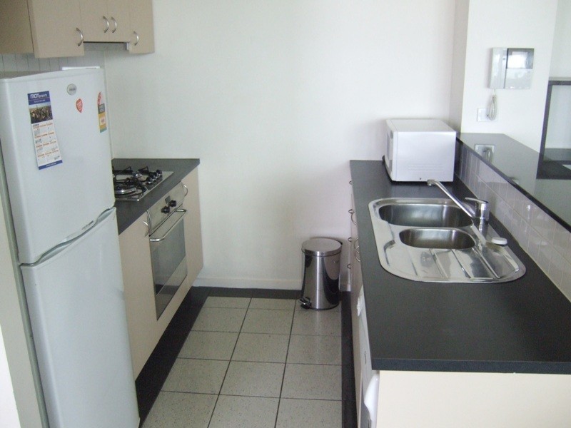 REF 21829/83 Whiteman Street, Southbank VIC 3006