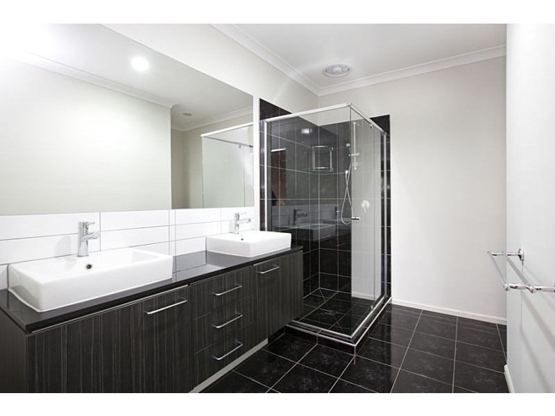 28 Ranfurlie Avenue, Point Cook VIC 3030