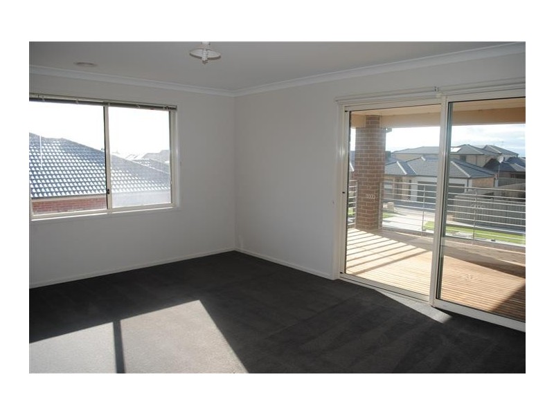 28 Grassland Drive, Point Cook VIC 3030