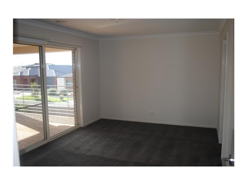 28 Grassland Drive, Point Cook VIC 3030