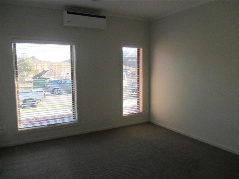 8 Ironwood Drive, Point Cook VIC 3030