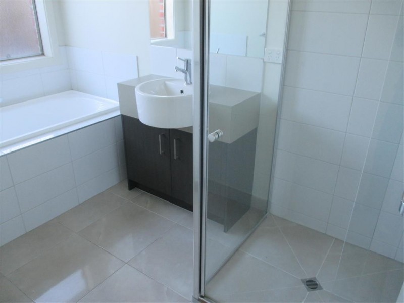 8 Ironwood Drive, Point Cook VIC 3030