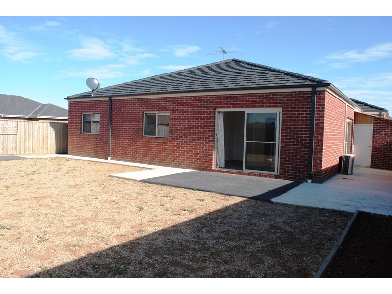 8 Ironwood Drive, Point Cook VIC 3030