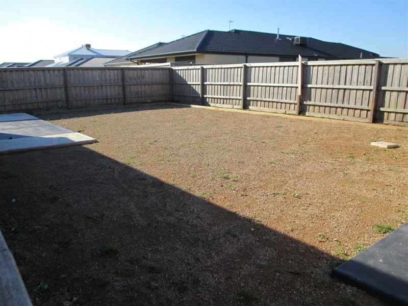 8 Ironwood Drive, Point Cook VIC 3030