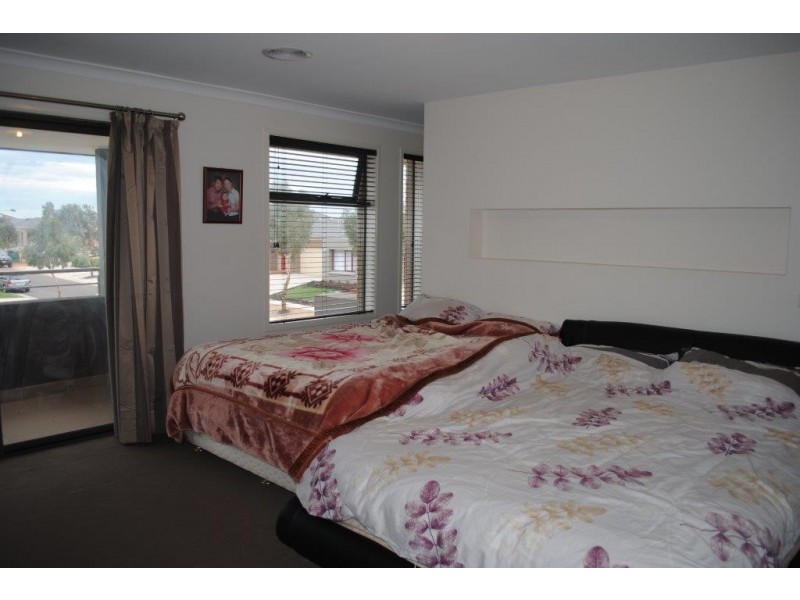 28 Aegean Link, Point Cook VIC 3030