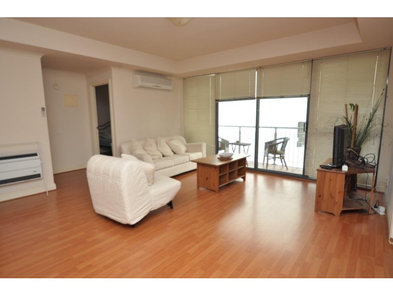 REF 21854/33 La Trobe Street, Melbourne VIC 3000