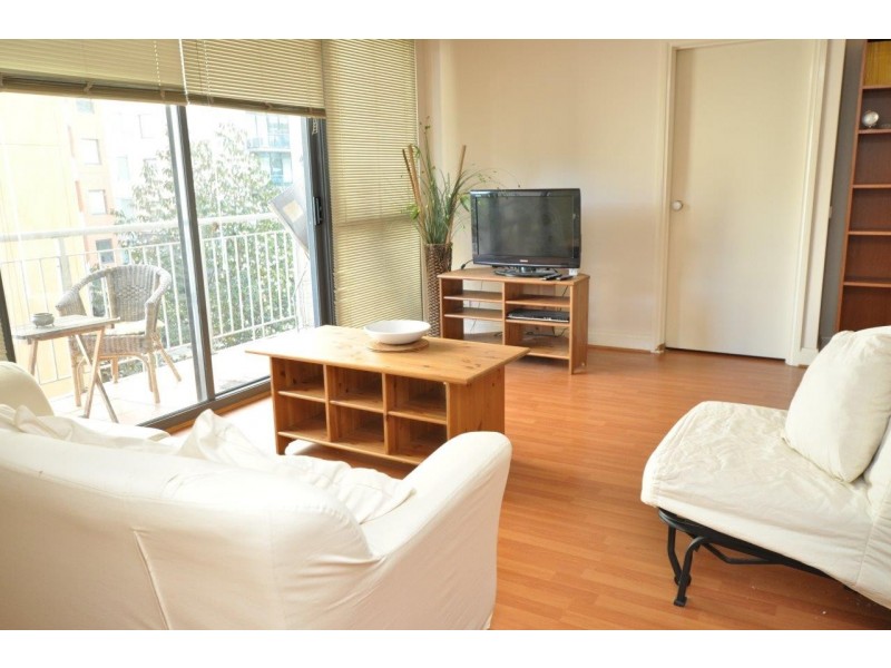 REF 21854/33 La Trobe Street, Melbourne VIC 3000