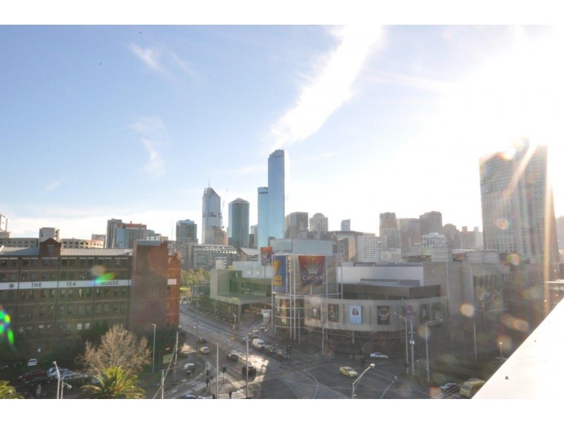 REF 21861/63 Whiteman Street, Southbank VIC 3006