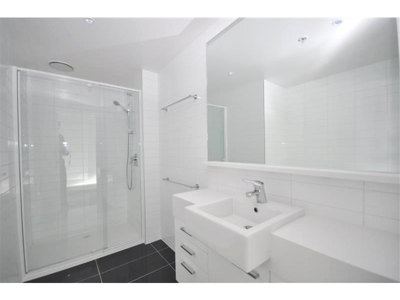 REF 20163/241 City Road, Southbank VIC 3006