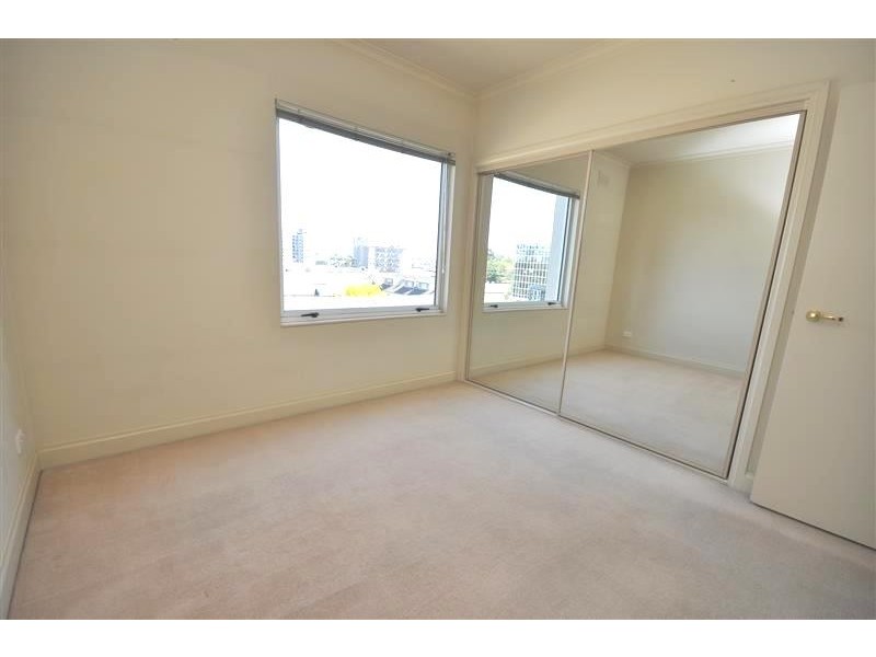 REF 31716/8 Wells Street, Southbank VIC 3006