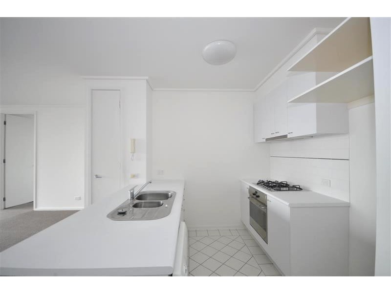 REF 21884/99 Whiteman Street, Southbank VIC 3006