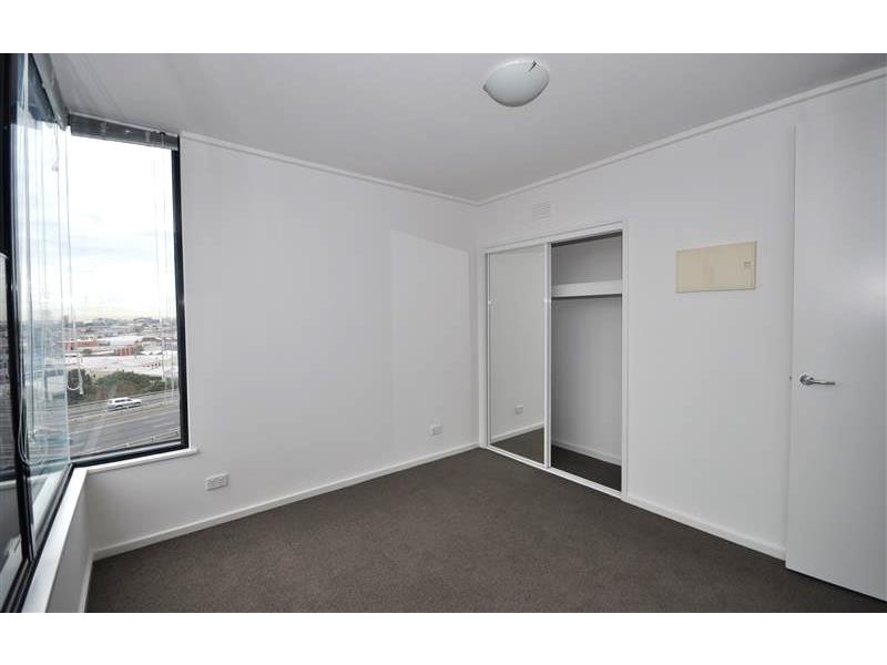 REF 21884/99 Whiteman Street, Southbank VIC 3006