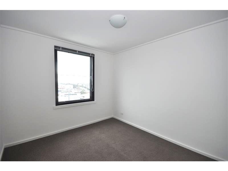 REF 21884/99 Whiteman Street, Southbank VIC 3006