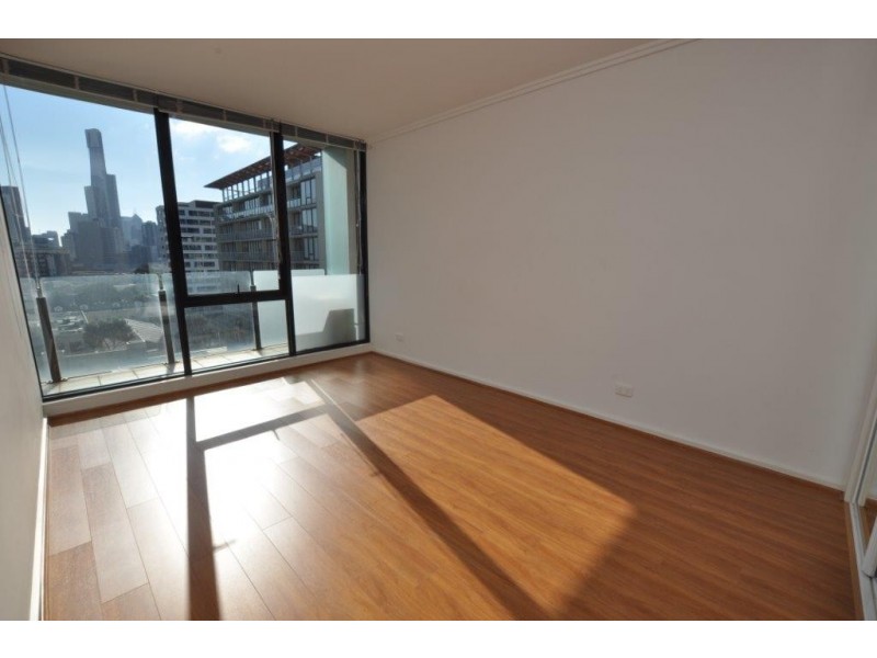 REF 21896/38 Bank Street, South Melbourne VIC 3205