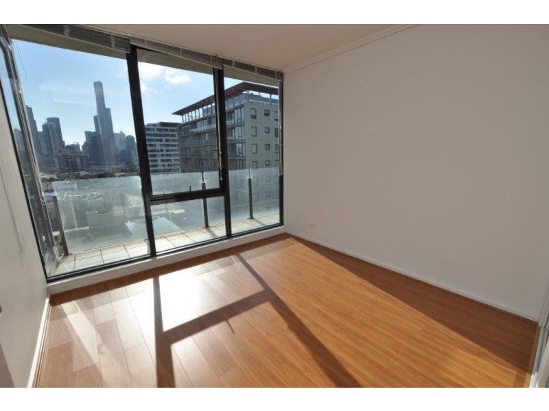 REF 21896/38 Bank Street, South Melbourne VIC 3205