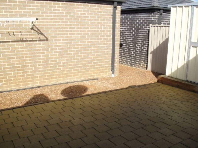 3 Peppermint Walk, Melton VIC 3337