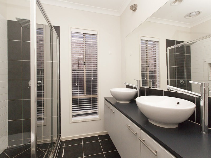 26 Nossal Drive, Point Cook VIC 3030