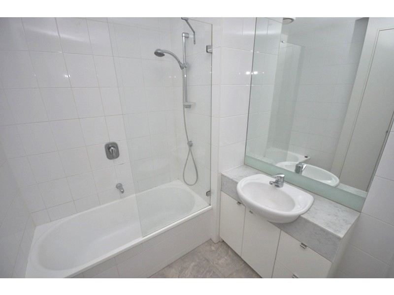 REF 21906/173 City Road, Southbank VIC 3006