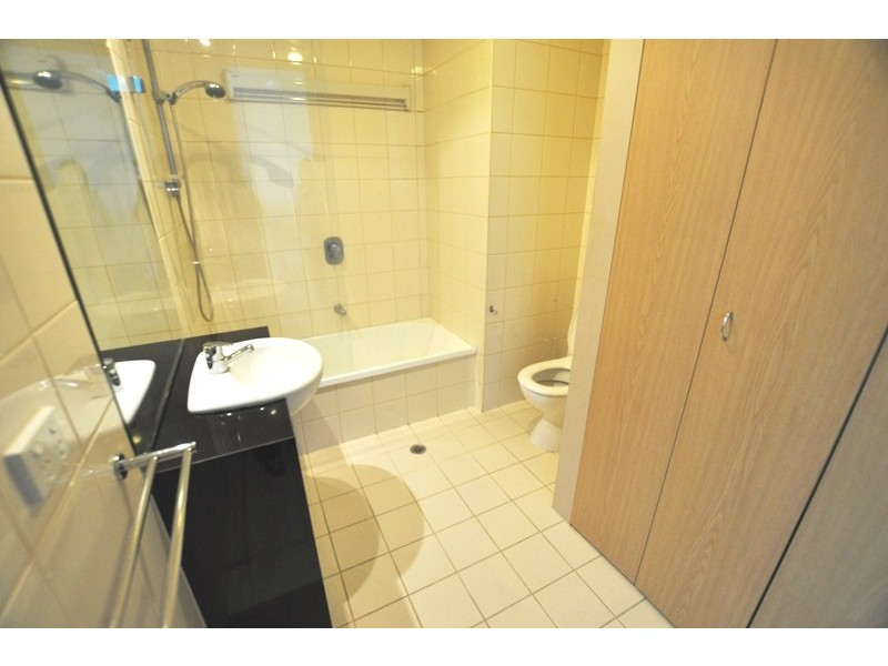 207/83 Whiteman Street, Southbank VIC 3006