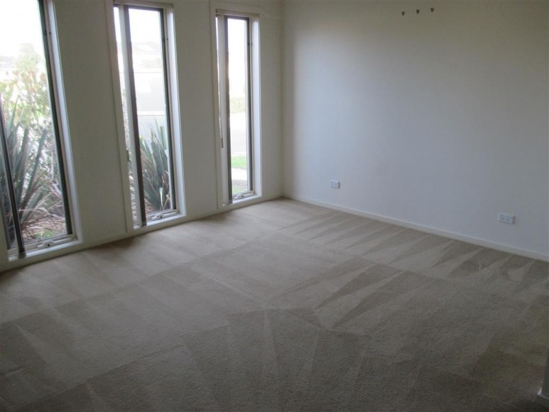 1A Ribbon Close, Point Cook VIC 3030