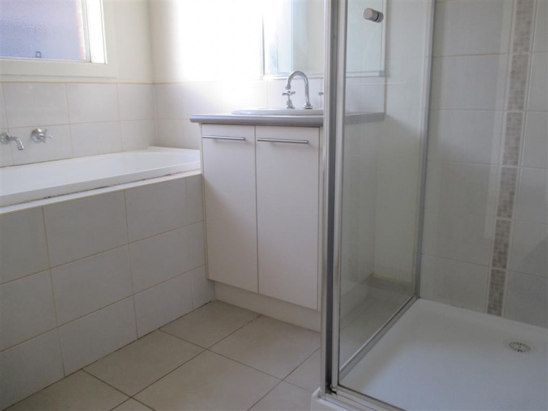 1A Ribbon Close, Point Cook VIC 3030