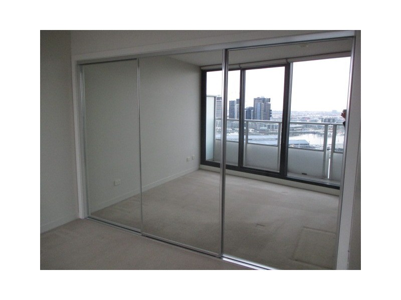 1703/100 Harbour Esplanade, Docklands VIC 3008