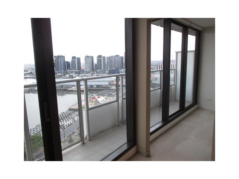 1703/100 Harbour Esplanade, Docklands VIC 3008