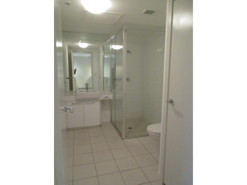 1703/100 Harbour Esplanade, Docklands VIC 3008