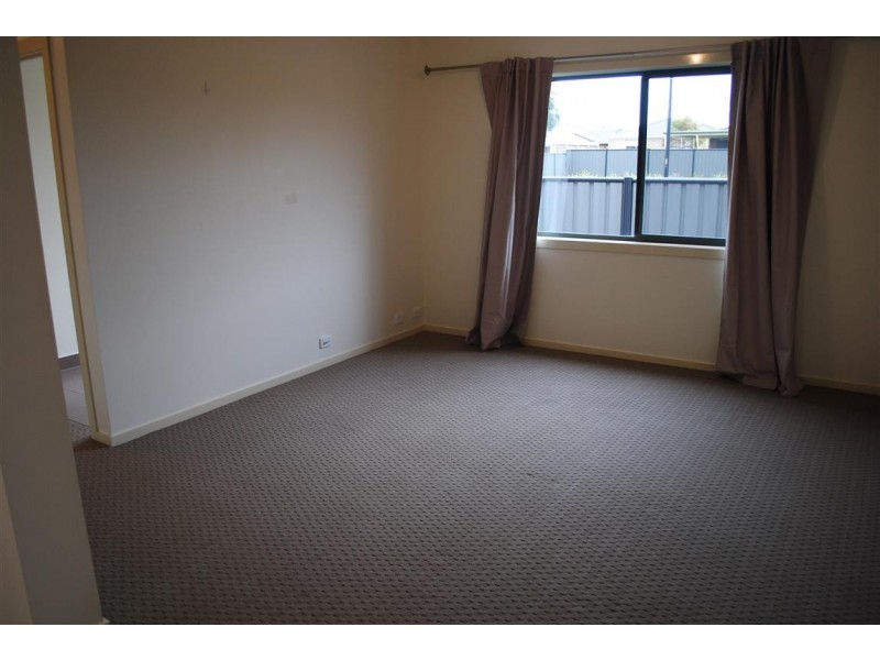 5 Pearce Circuit, Point Cook VIC 3030